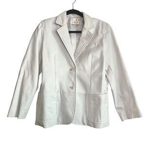 White Women's Blazer Jacket - Classic Tailored Style